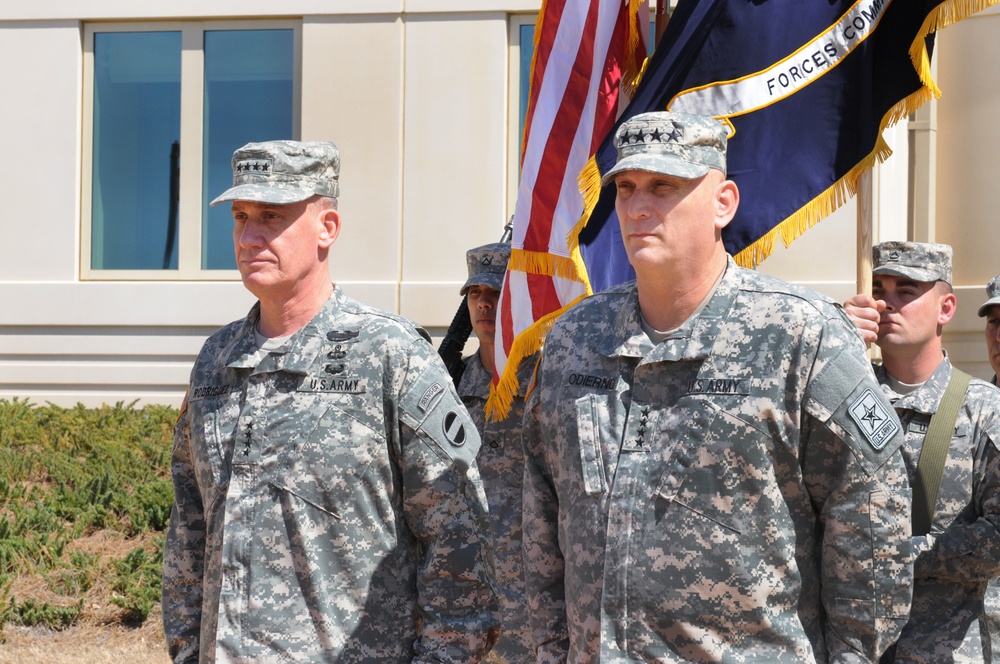 DVIDS - Images - General Rodriguez relinquishes command [Image 3 of 4]