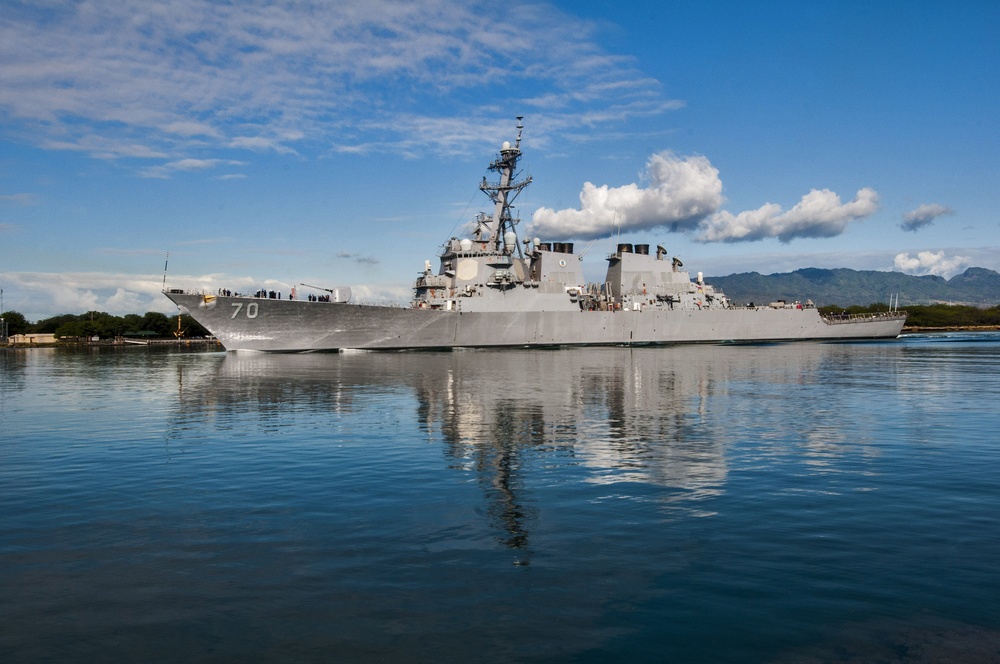 USS Hopper (DDG 70) departs Joint Base Pearl Harbor-Hickam