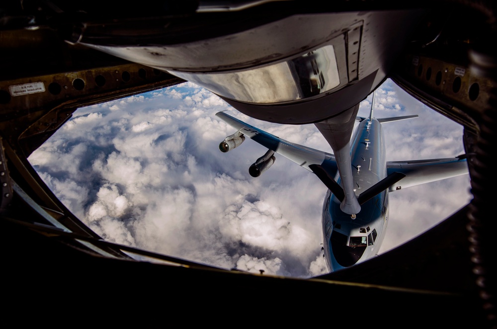 909th ARS trains with JSTARS