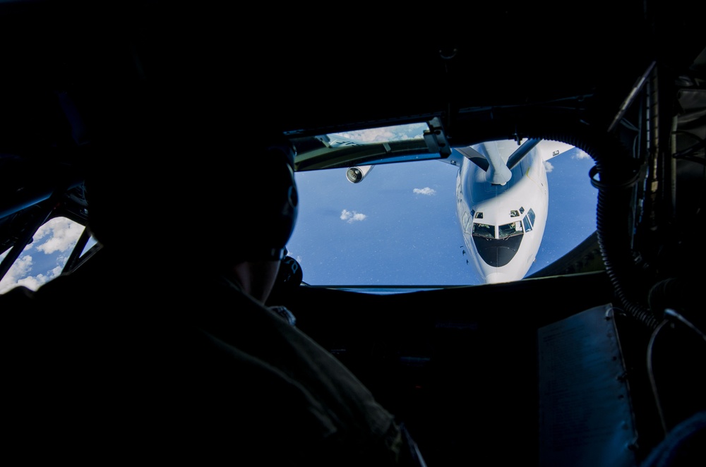909th ARS trains with JSTARS