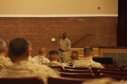 MARFORCOM sergeant major passes guidance to 2nd MAW leaders