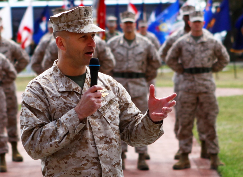 24th MEU says goodbye to commander, welcomes another