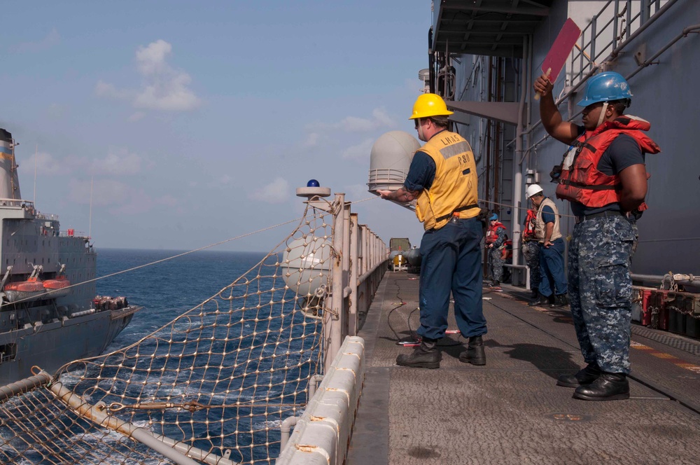 Peleliu conducts UNREP