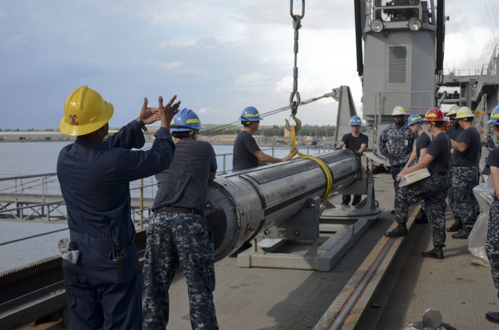 Submarine capsule launch system