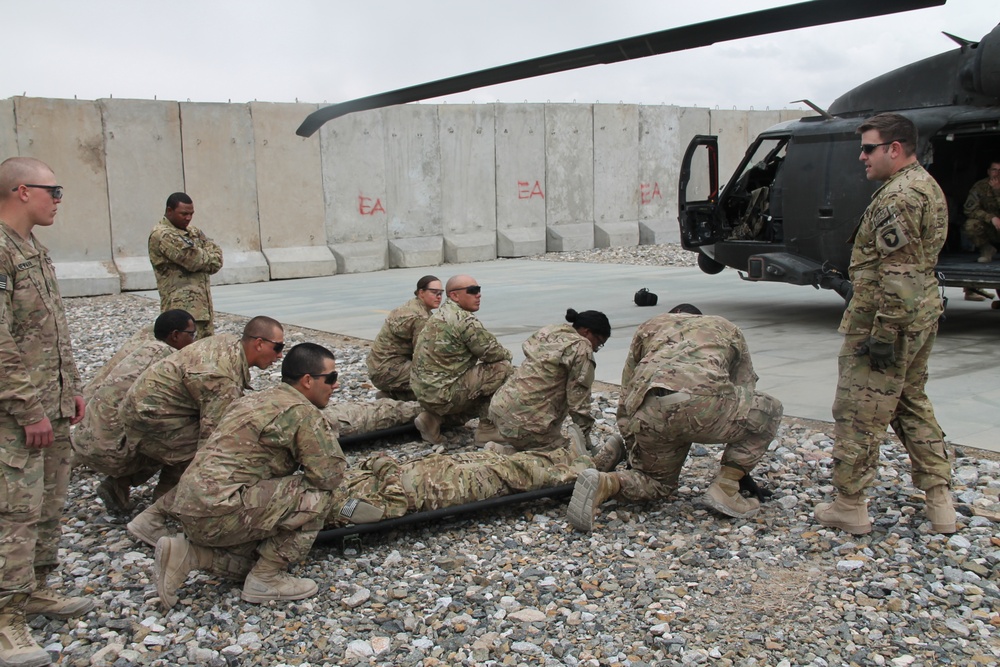 ‘Mustang’ distribution platoon receives medical evacuation training