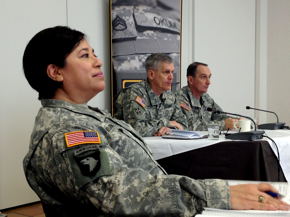 USAREUR commander's media roundtable and luncheon