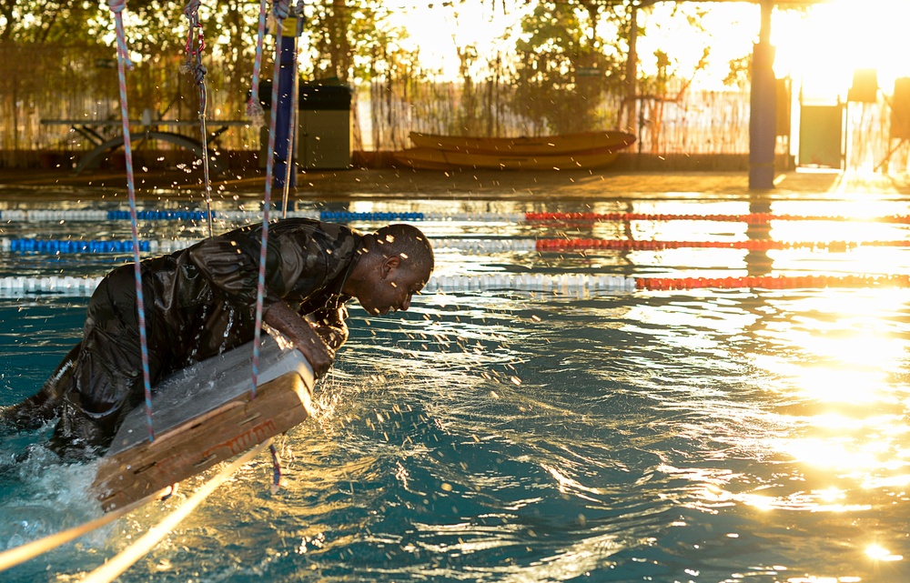 French forces desert survival combat course