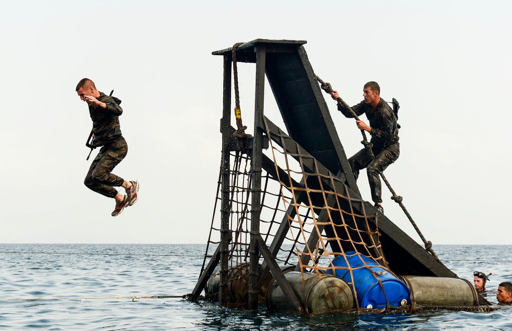 French forces desert survival combat course