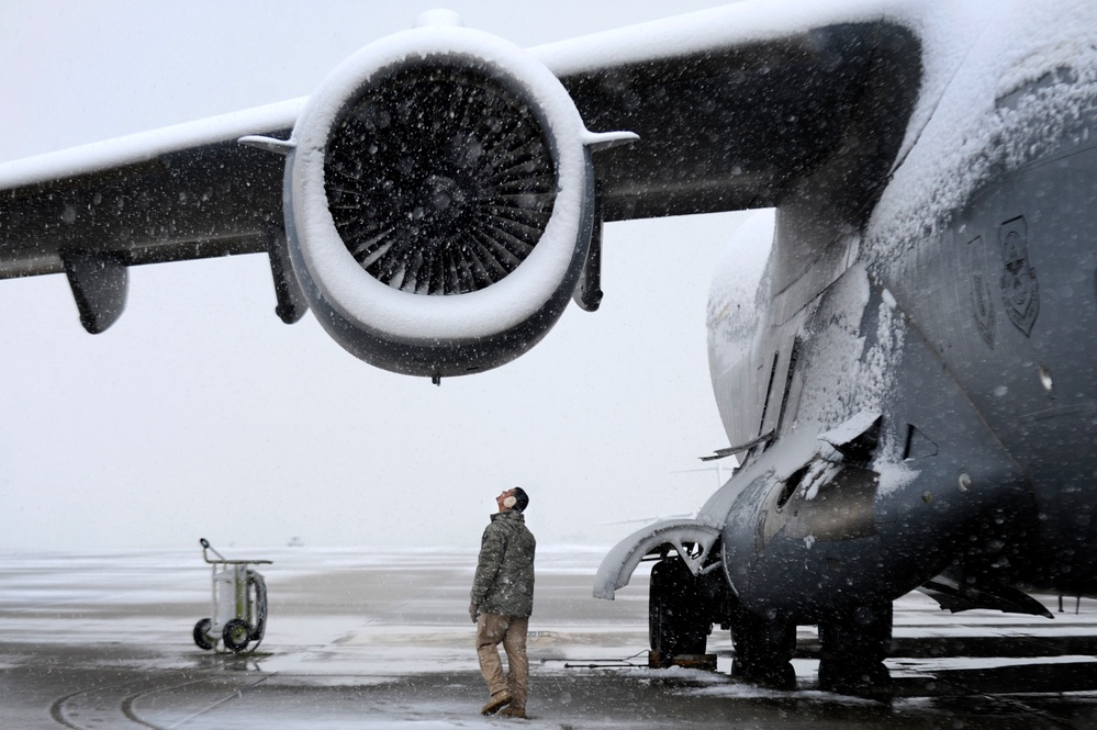 Spring snowstorm at Joint Base Andrews