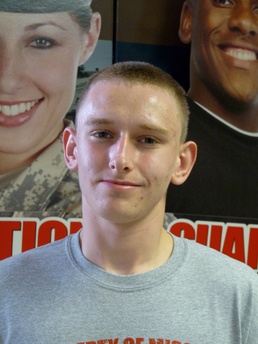Arends enlists in Missouri Army National Guard