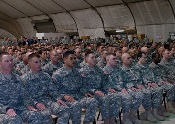 Combined efforts bring leadership course to deployed soldiers