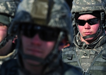 &quot;Timber!&quot; Paratroopers cut down trees with explosives