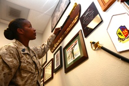 In the "Hot Seat" with Sgt.Maj. Dunbar -HMLAT-303 sergeant major sets leadership standards