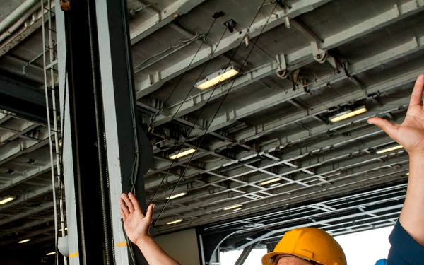 USS Nimitz replenishment