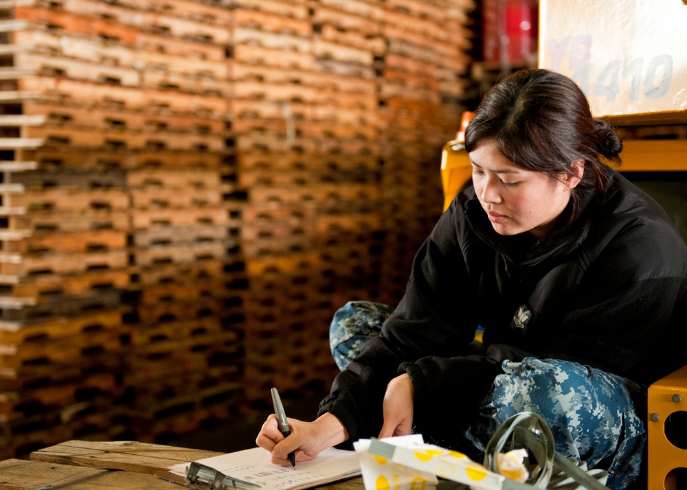 USS Nimitz replenishment