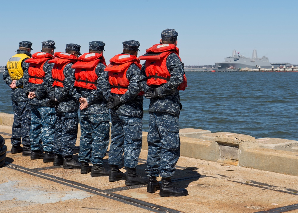 PCU Arlington arrives in Norfolk