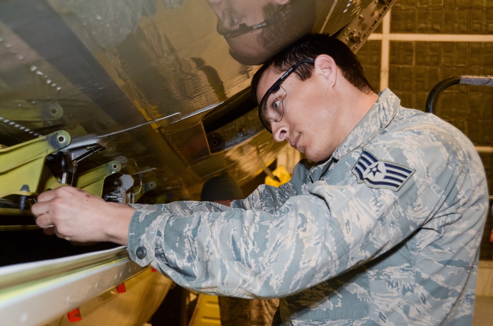 JSTARS radar maintenance