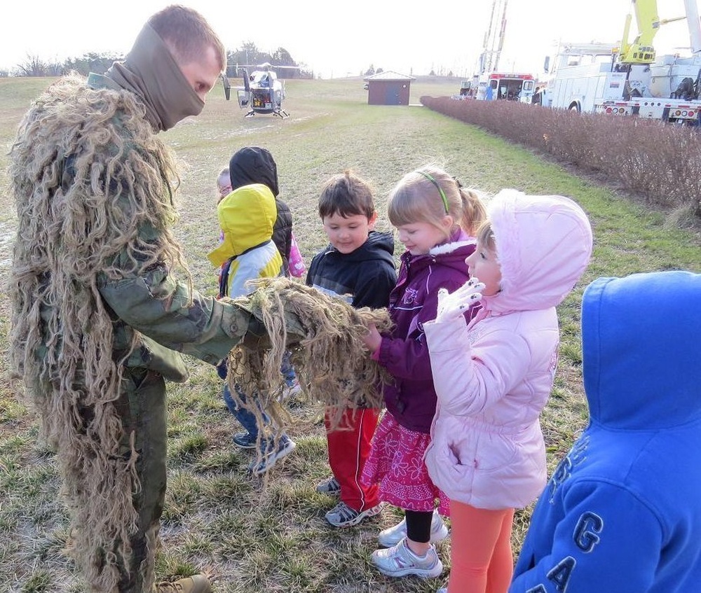 dvids-images-cavalry-soldiers-visit-heartland-elementary-for-career