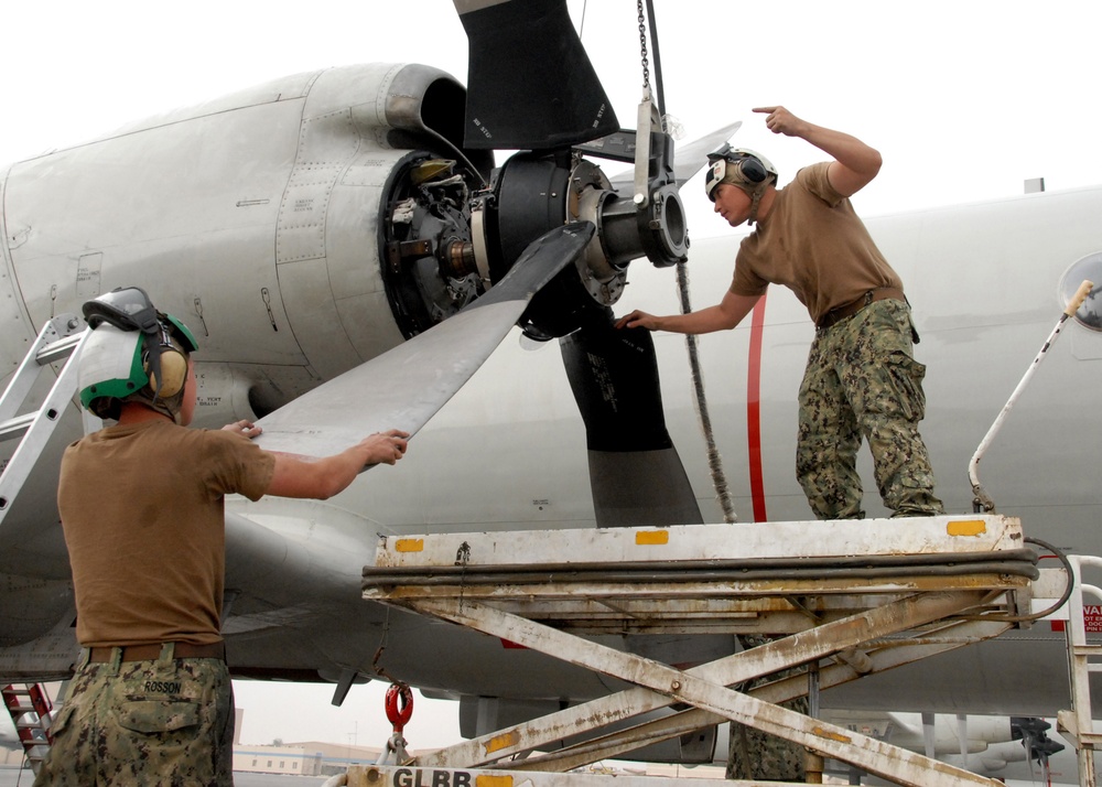 P-3C Orion maintenance