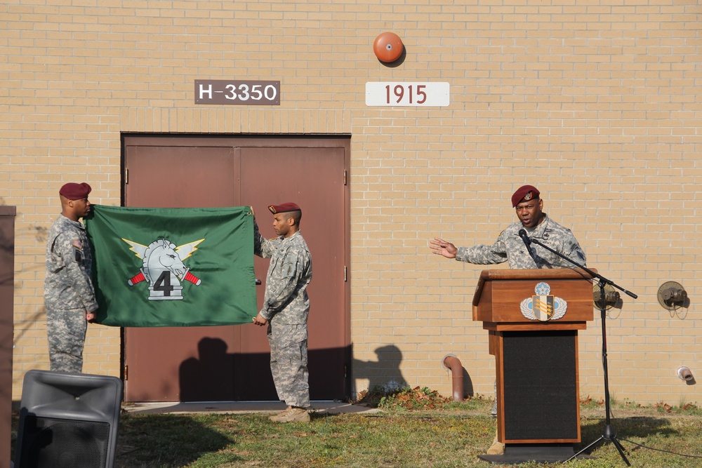The 4th Military Information Support Group (Airborne) unviels new unit flag