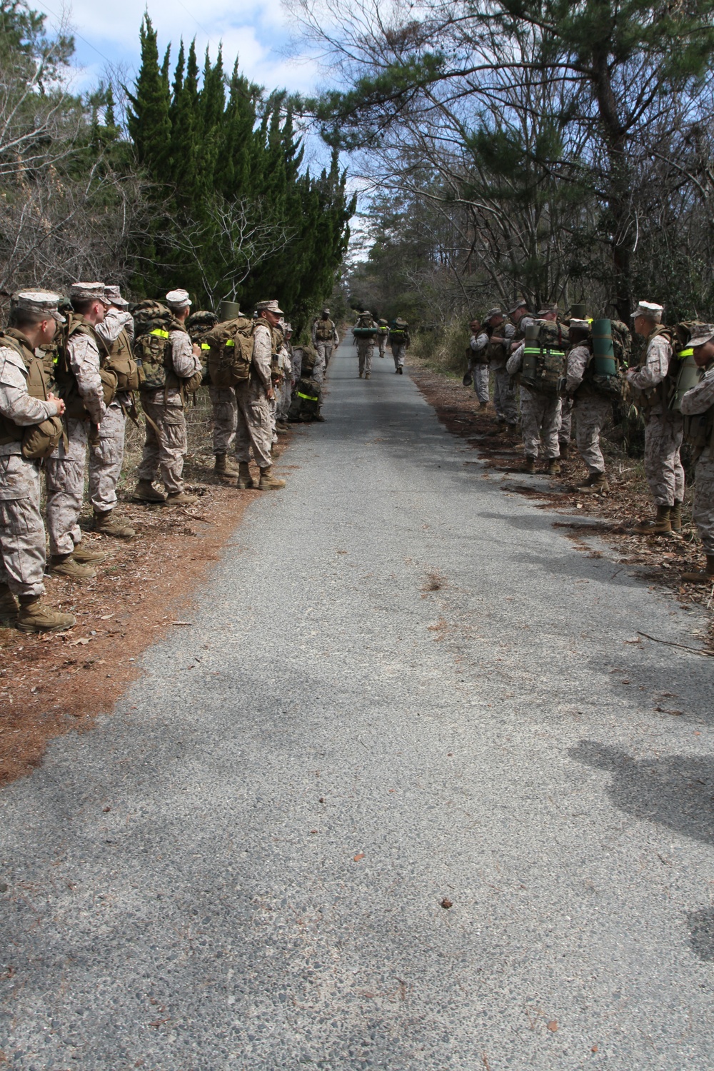 MWSS-171 combat engineers hike for unit preparedness