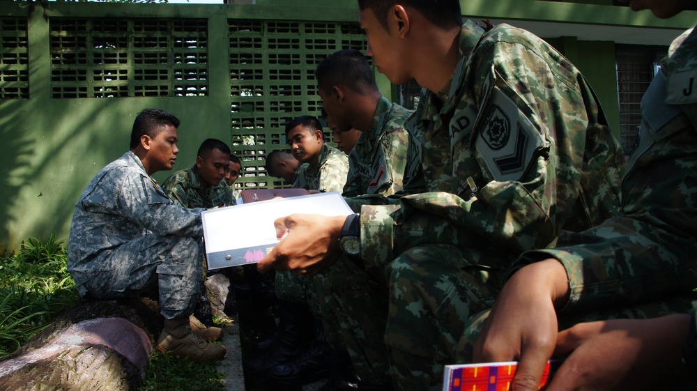 Hawaii Army National Guard soldiers assist Indonesia in developing their Noncommissioned Officer Corp