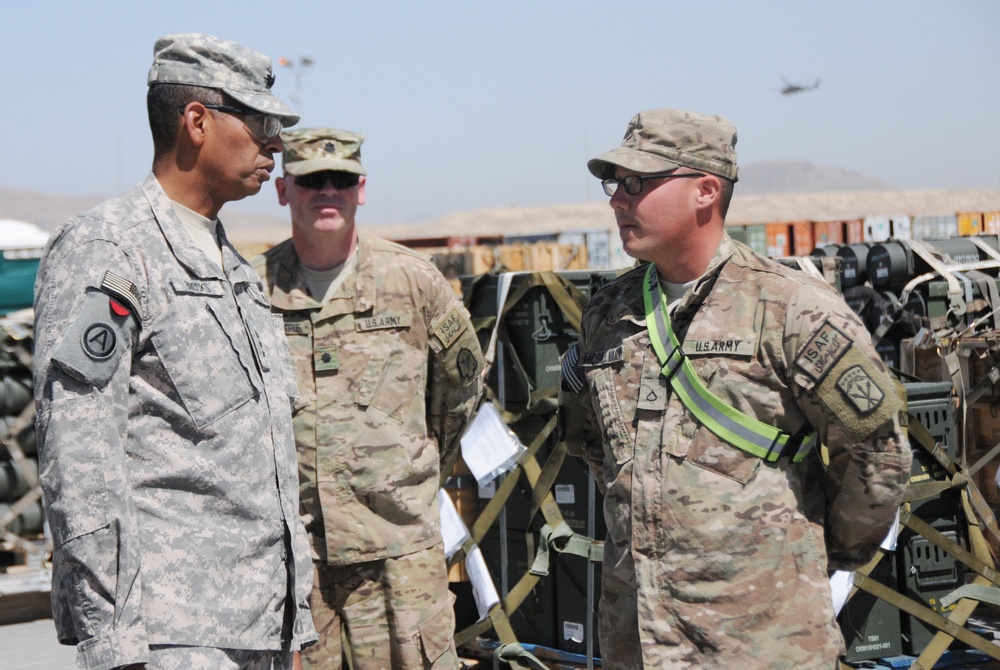 ARCENT commander visits Kandahar Airfield