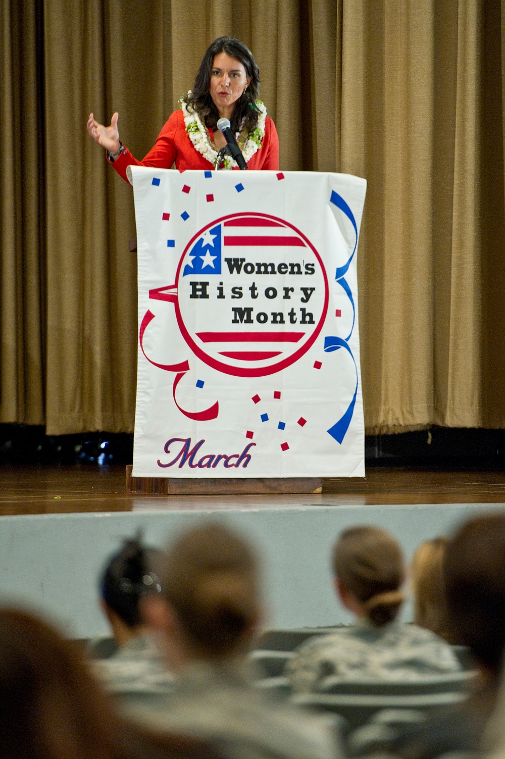 Hawaii Congresswoman Tulsi Gabbard inspires service members during womens history month seminar at JBPHH