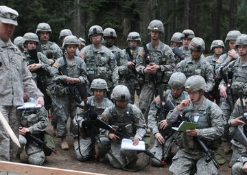 Medical soldiers train in preparation for Expert Field Medical Badge
