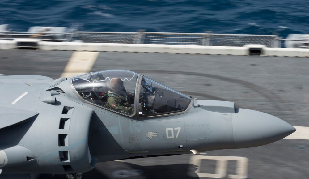 USS Kearsarge flight deck action