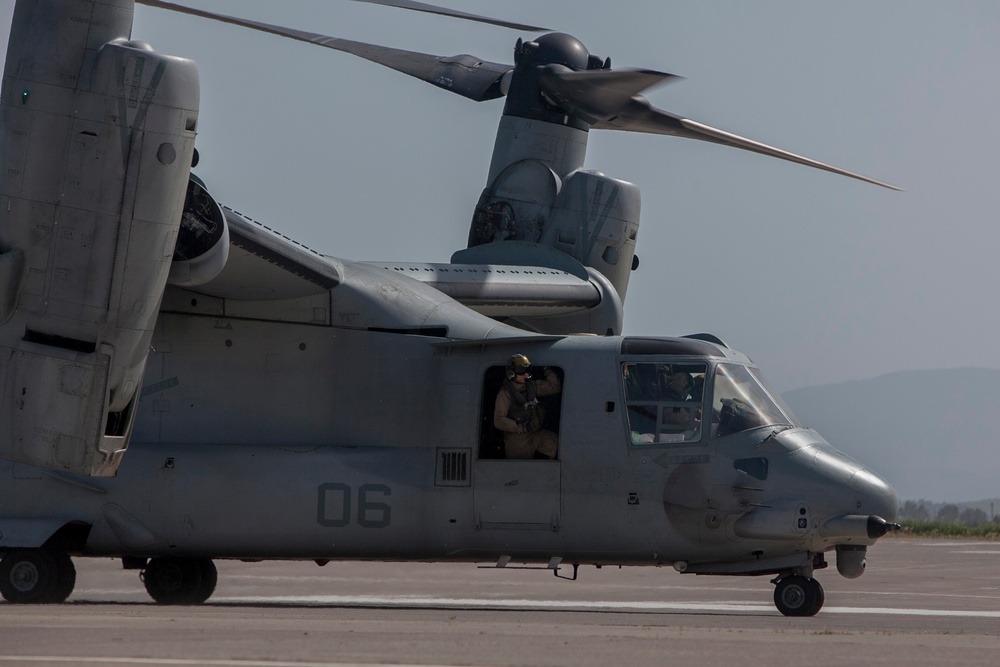 VMM-266 Osprey transport Marines to Kearsarge Amphibious Ready Group