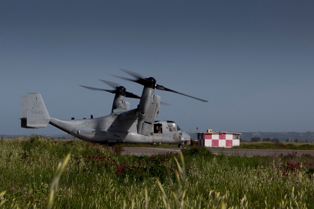 VMM-266 Osprey transport Marines to Kearsarge Amphibious Ready Group