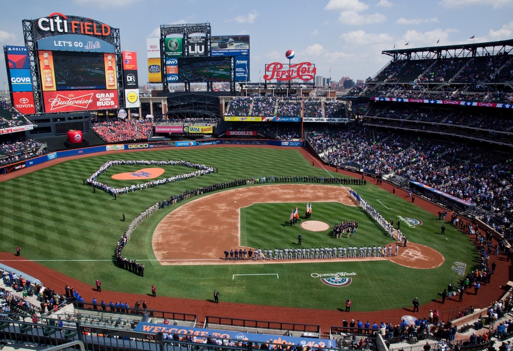 First Responders honored at Mets home opener