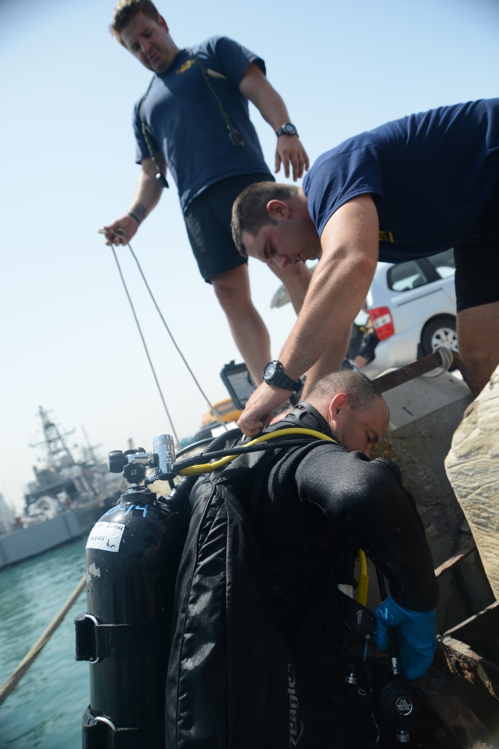 Mine countermeasure dive