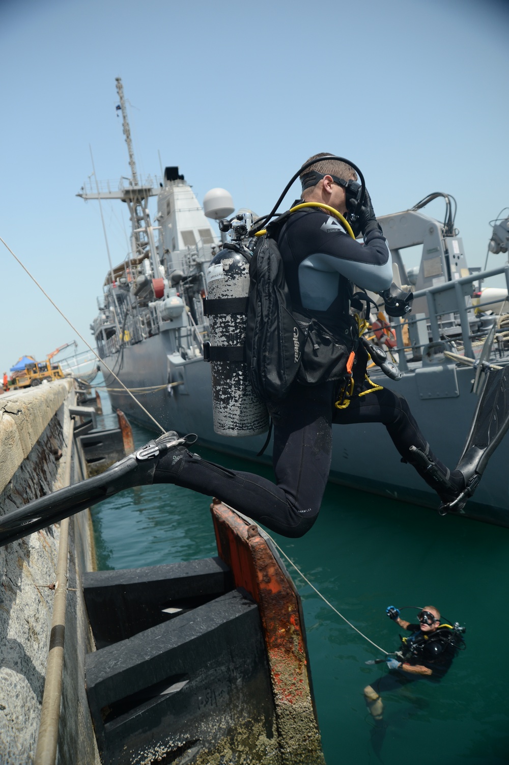 Mine countermeasure dive