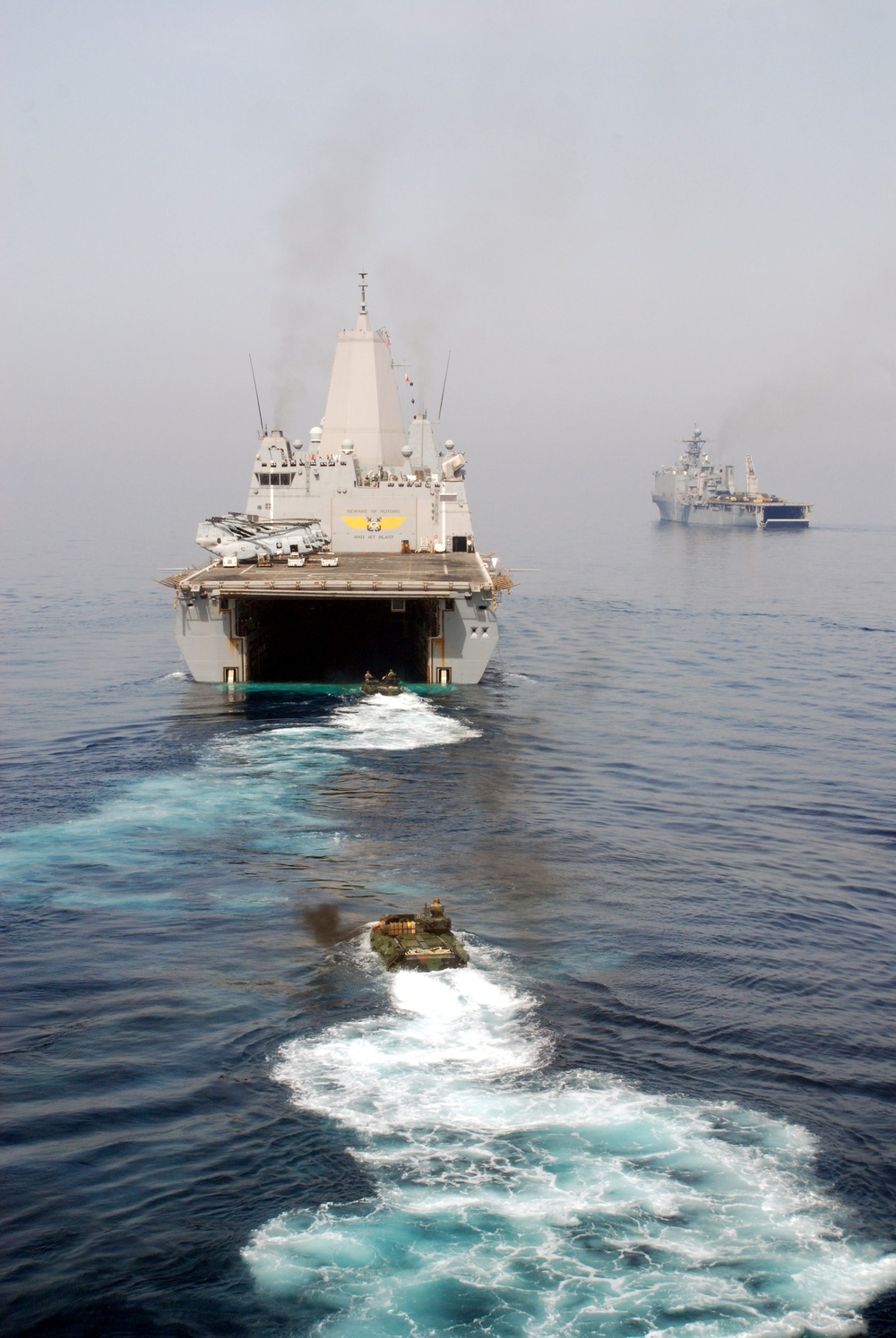USS Rushmore, USS Green Bay conduct exercise