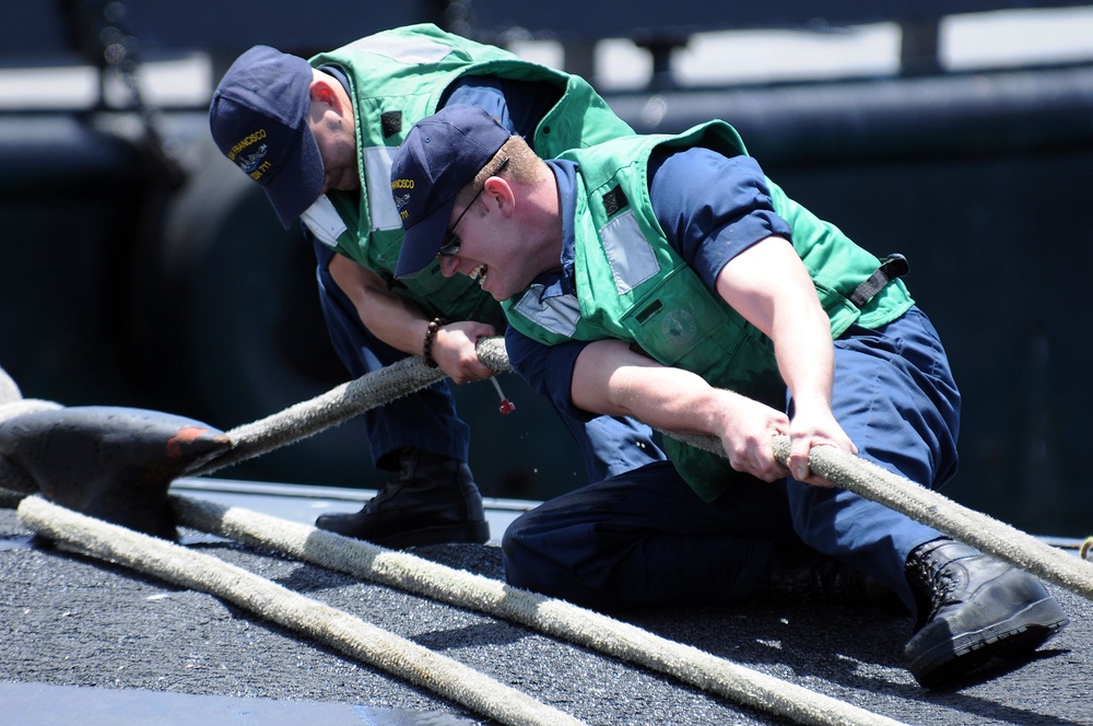 USS San Francisco pulls into Apra Harbor