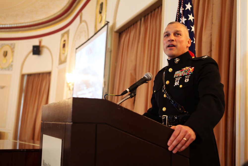 Iwo Jima veterans meet modern Marines at annual luncheon