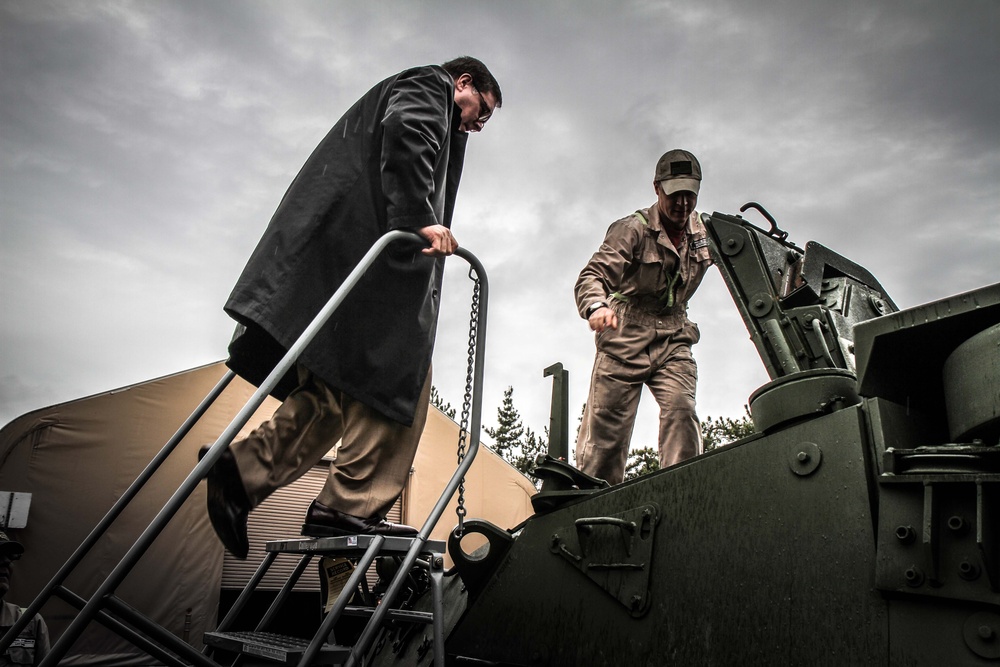 Rep. Denny Heck visits 7ID, JBLM