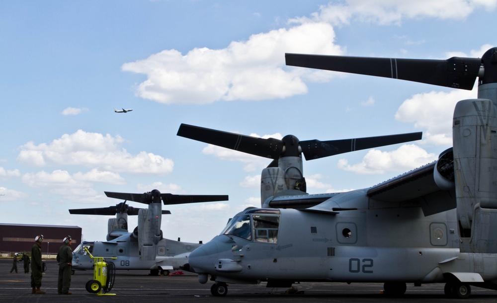 Service members, aircraft arrive for exercise Balikatan 2013