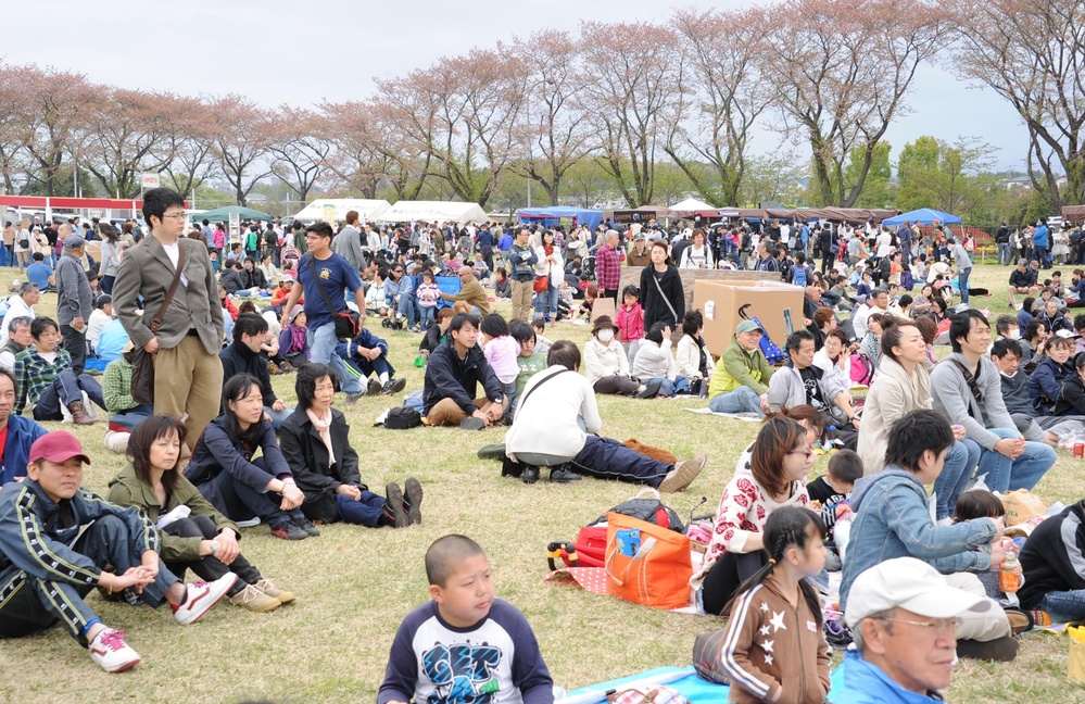 Sailors participate in Japanese Cherry Blossom Festival