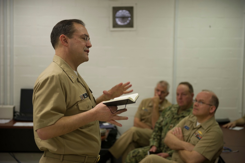 Admiral Beck visits Hampton Roads area