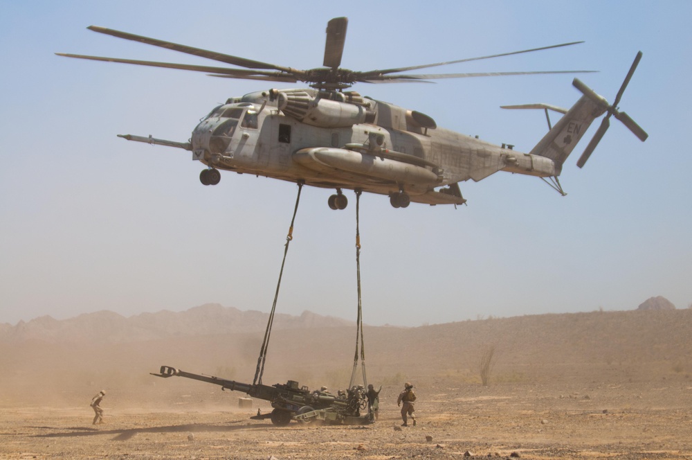 M777 Howitzers get a lift from a CH-53