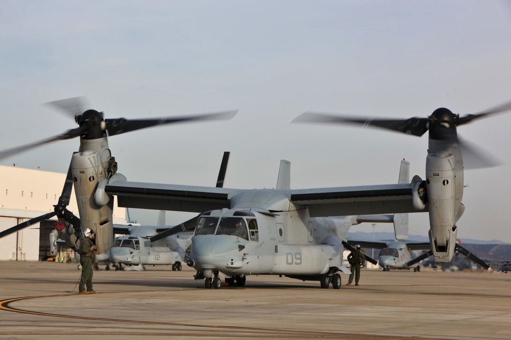 VMM-165 Training flight