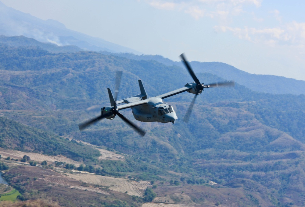 Pilots conduct familiarization flights over Philippines for exercise