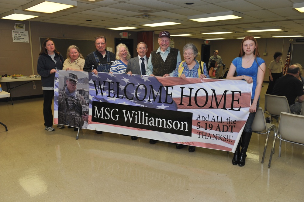 5-19th Agribusiness Development Team soldiers return from OEF deployment