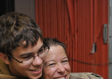 5-19th Agribusiness Development Team soldiers return from OEF deployment