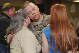 5-19th Agribusiness Development Team soldiers return from OEF deployment