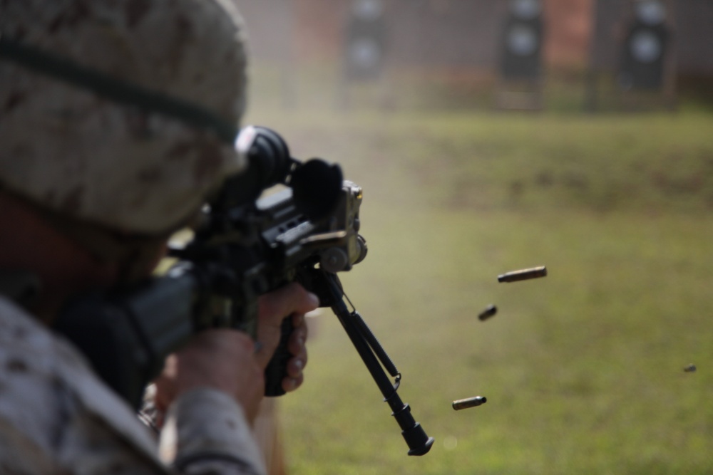 Logistics Marines train with new IAR