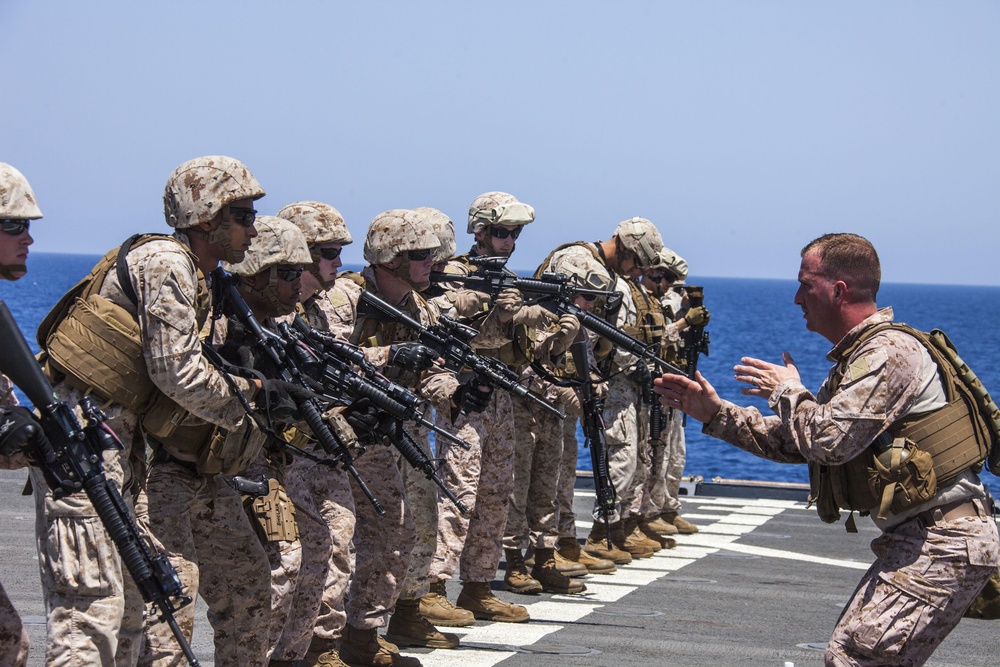 26th MEU conducts weapons handling drills